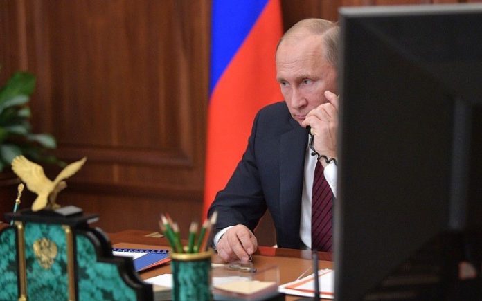putin-telefon